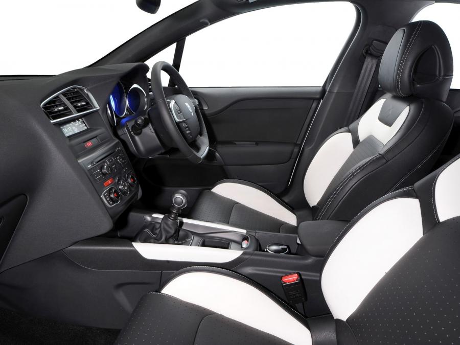  Citroen DS4 2011 года  (ZA) (фото 2 из 14)